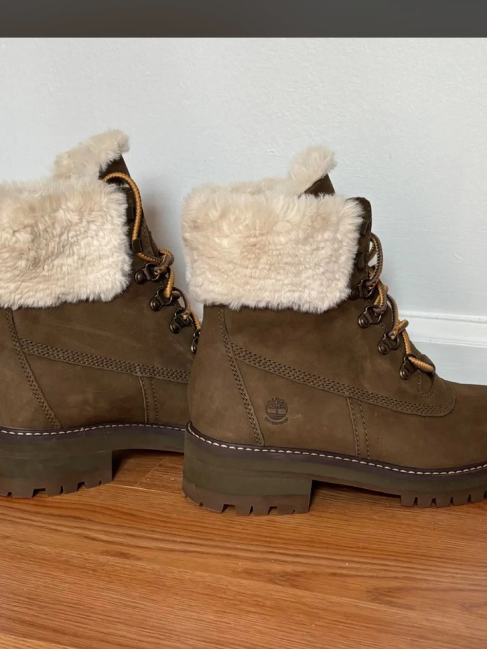 Timberland Brown Collar Lace-Up Winter Boots $170